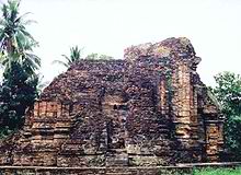 Reruntuhan Wat (Candi) Kaew yang berasal dari zaman Sriwijaya di Chaiya, Thailand Selatan.